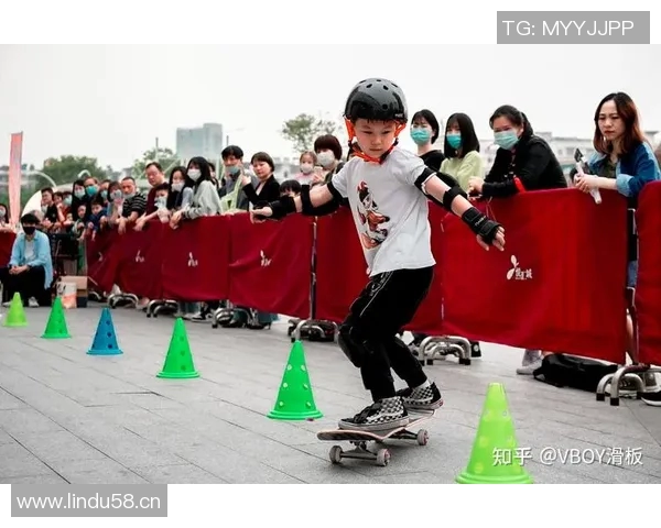 滑板人生的深度对话：黄军如何在滑板世界中追寻梦想与自由